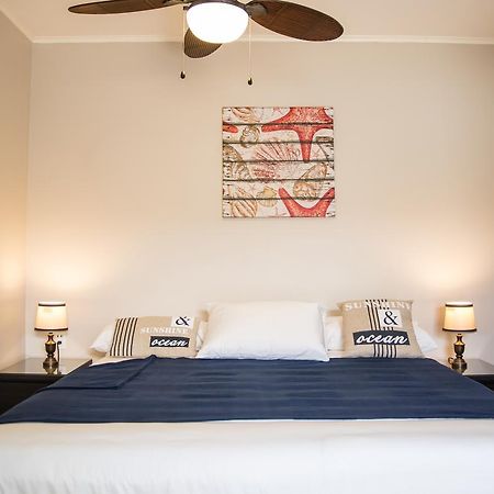 The Pier Beach Inn & Suites วิลเลมสตัด ภายนอก รูปภาพ