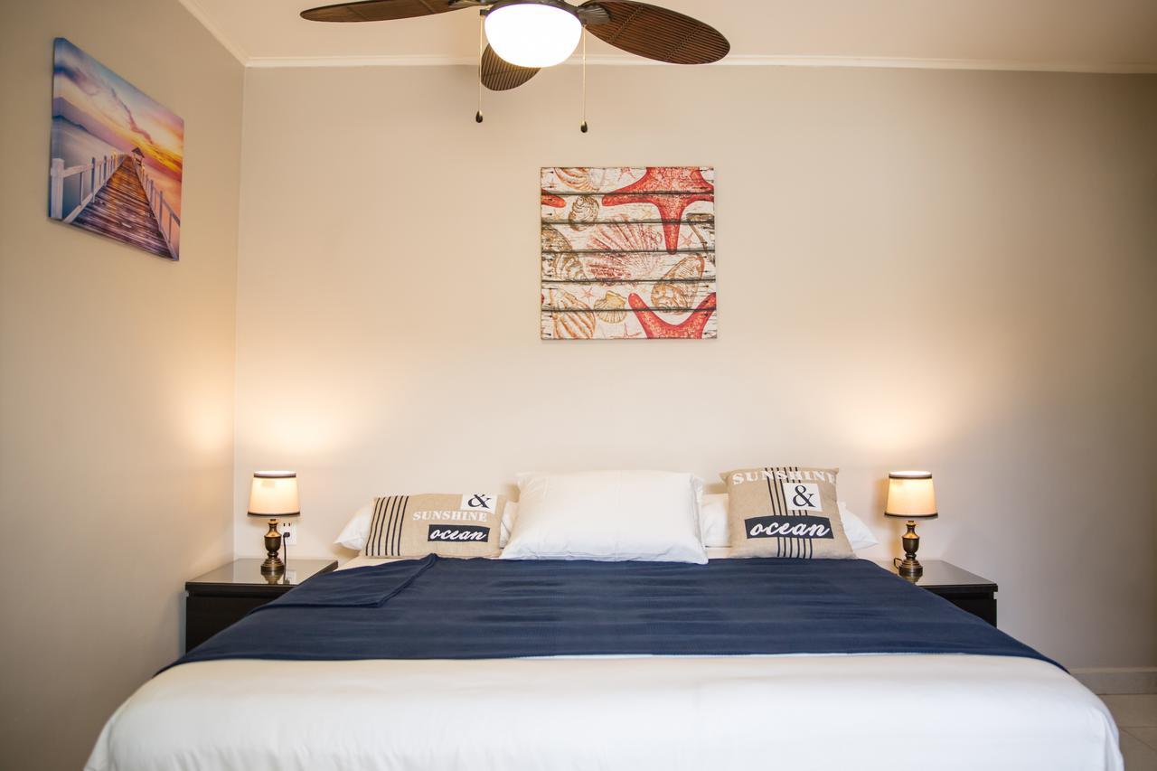 The Pier Beach Inn & Suites วิลเลมสตัด ภายนอก รูปภาพ