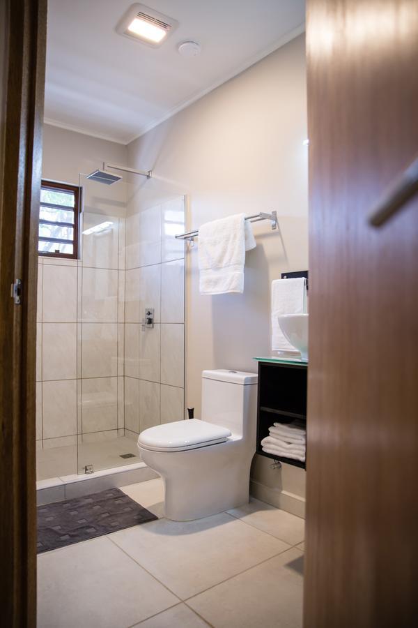 The Pier Beach Inn & Suites วิลเลมสตัด ภายนอก รูปภาพ