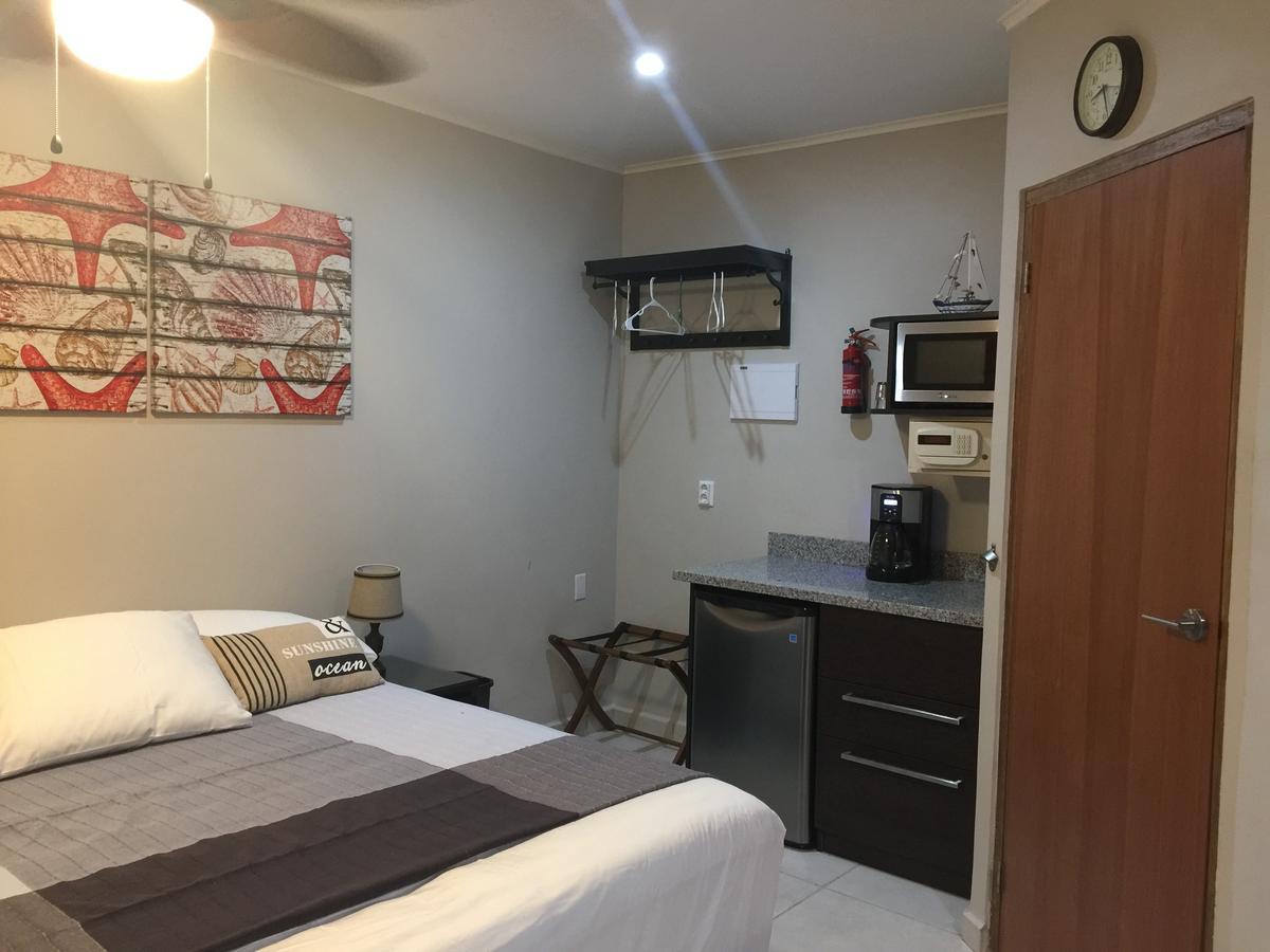 The Pier Beach Inn & Suites วิลเลมสตัด ภายนอก รูปภาพ