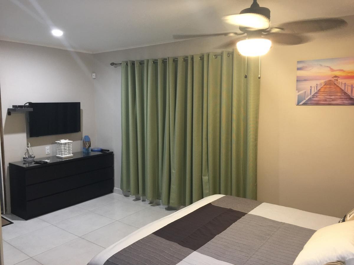 The Pier Beach Inn & Suites วิลเลมสตัด ภายนอก รูปภาพ