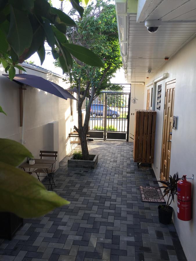 The Pier Beach Inn & Suites วิลเลมสตัด ภายนอก รูปภาพ